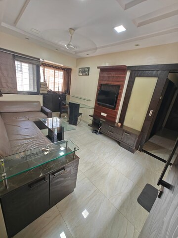 Team Area in 2 BHK Apartment at Mahim – for Rent