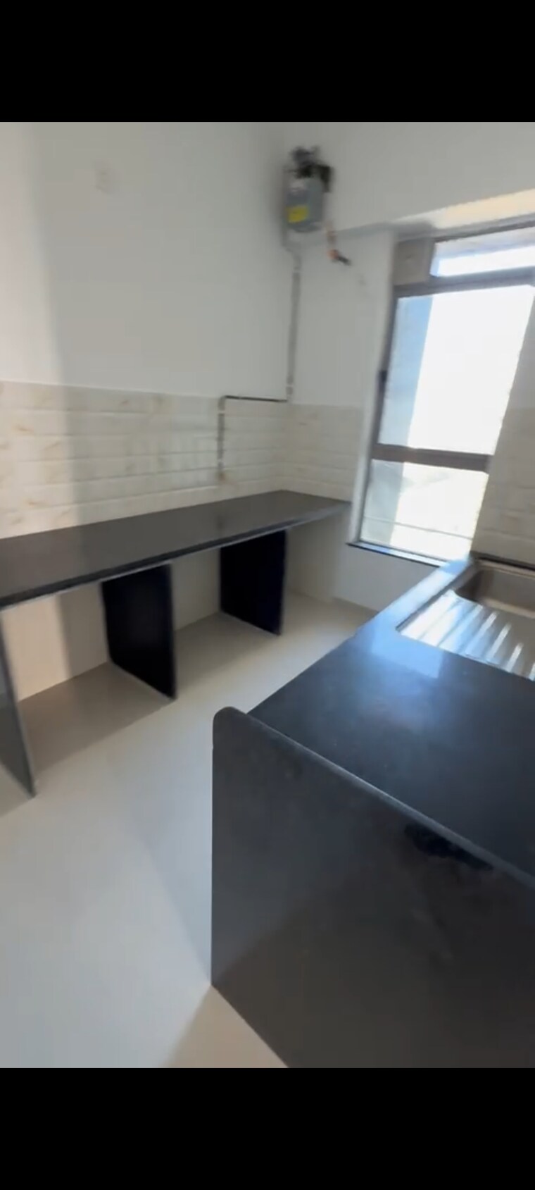 Kitchen, kalpataru-immensa-b 3 Bedroom 944 Sq.Ft. Apartment In Kolshet Road Thane 9663348