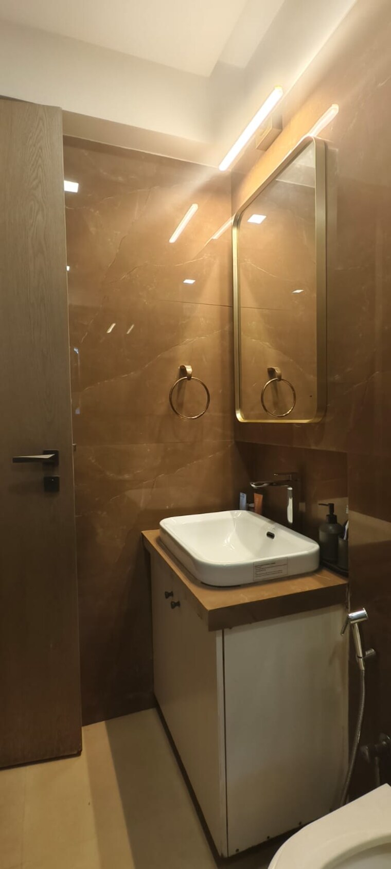 Bathroom, hiranandani-gardens-eldora 3 Bedroom 1490 Sq.Ft. Apartment In Powai Mumbai 9663386