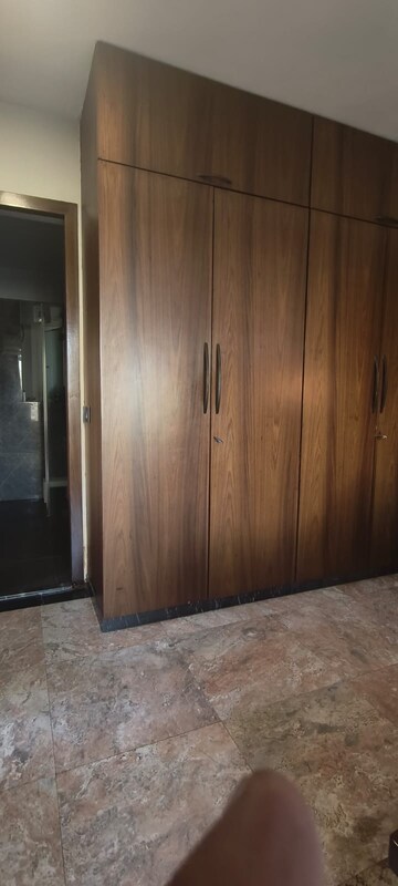 Room in 3 BHK Apartment at Hiranandani Gardens Eldora, Powai – for Rent