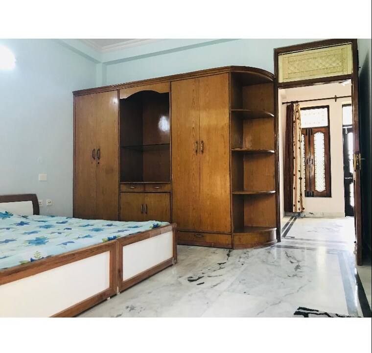 Room, alpha ii greater noida 2 Bedroom 120 Sq.Mt. Independent House In Alpha Ii Greater Noida Greater Noida 9663395