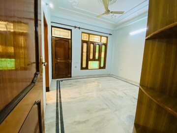 Room in 2 BHK Independent House at Alpha Ii Greater Noida – for Rent