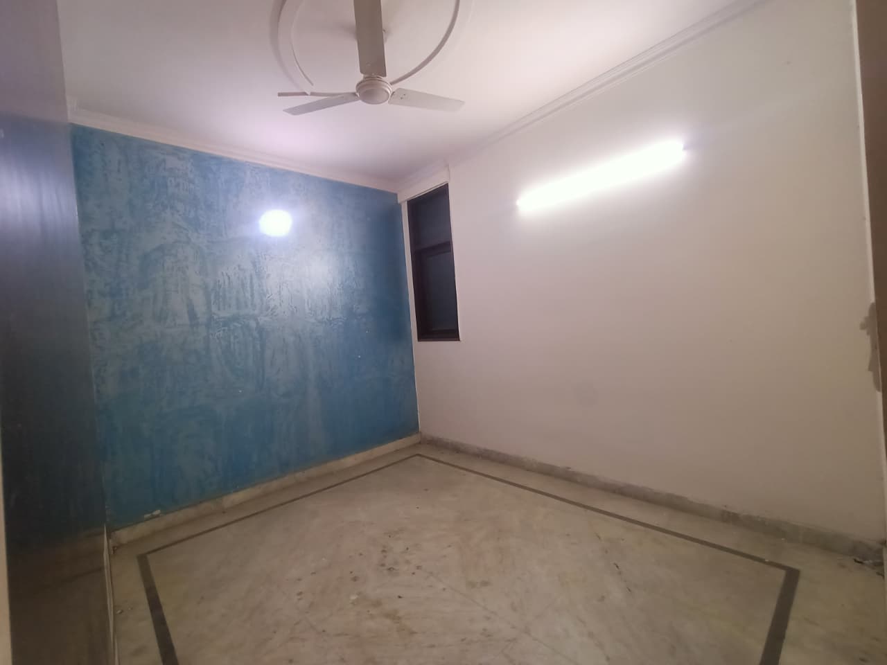 3 BHK + Servant Room 208 Sq.Yd. Builder Floor in DLF Queens Court