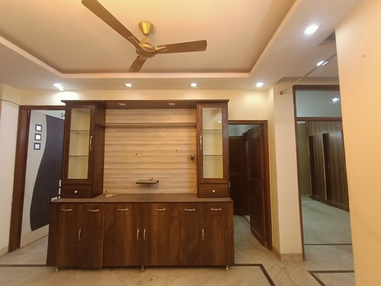 Kitchen, dlf-queens-court 3 Bedroom 208 Sq.Yd. Builder Floor In Greater Kailash ii Delhi 9663410