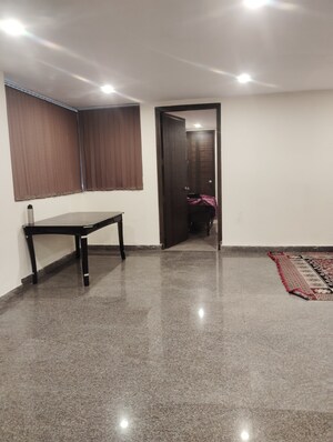 Room in 1 BHK Independent House at Sector 31 – for Rent