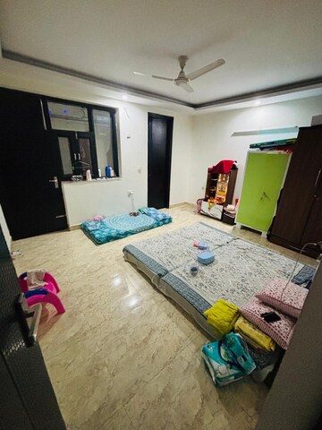 Bedroom in 2 BHK Builder Floor at Sector 37 – for Rent