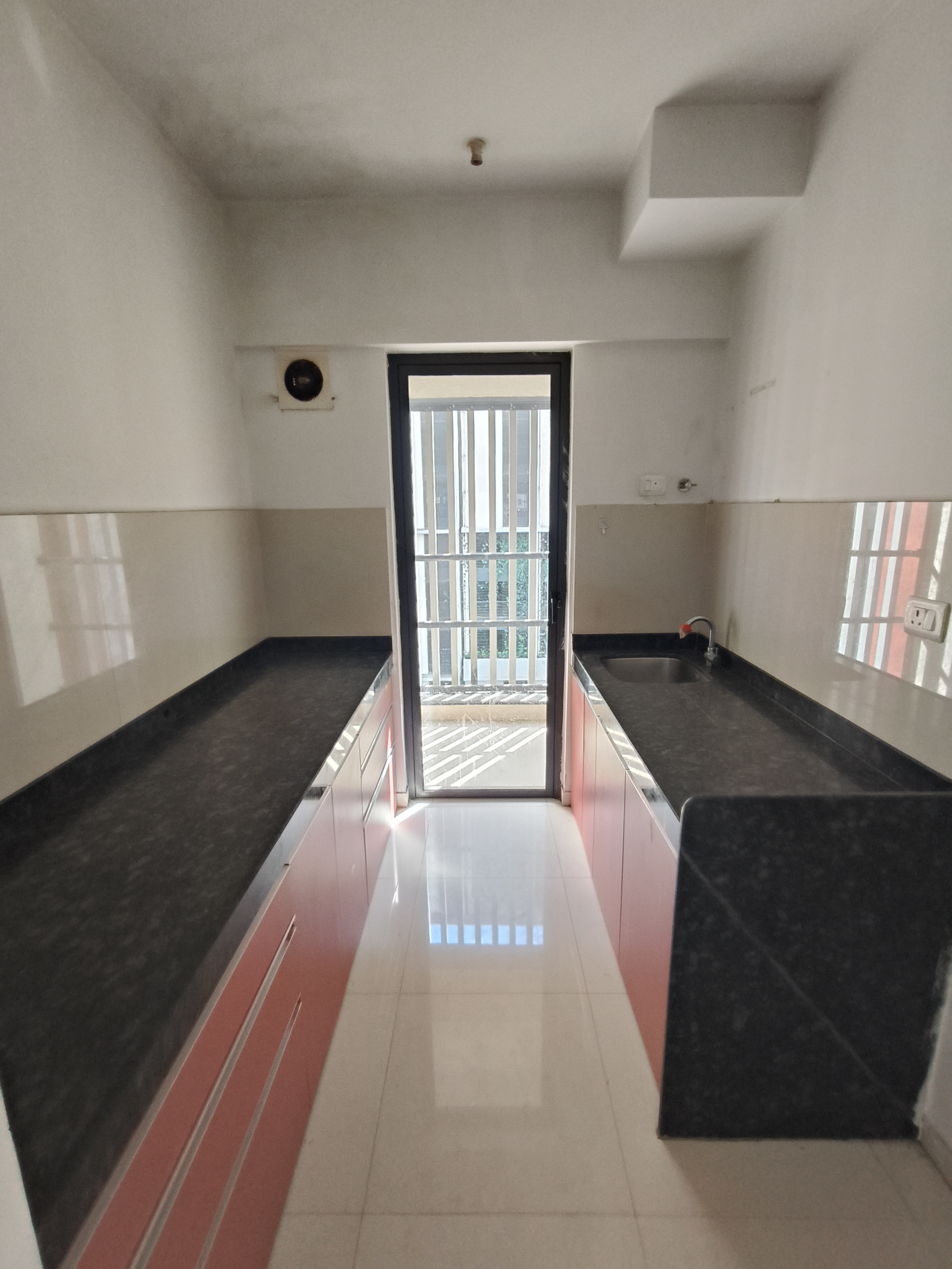 2.5 BHK Apartment For Sale in Lodha Downtown