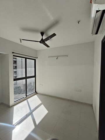 Room in 2.5 BHK Apartment at Lodha Downtown, Dombivli East – for Sale