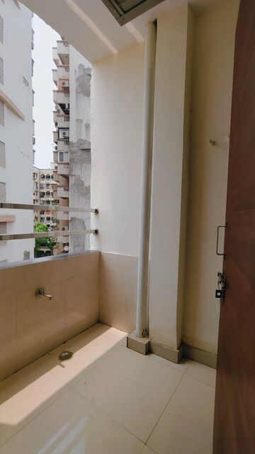Bathroom in 1 RK Builder Floor at Minarch Tower, Sector 44 – for Rent