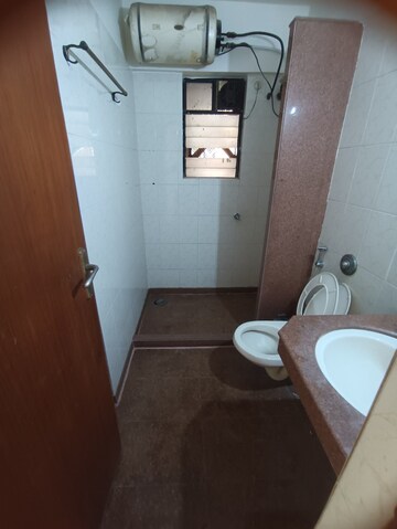 Master Bedroom in 2 BHK Apartment at Shree Vallabh Tower, Malad West – for Rent