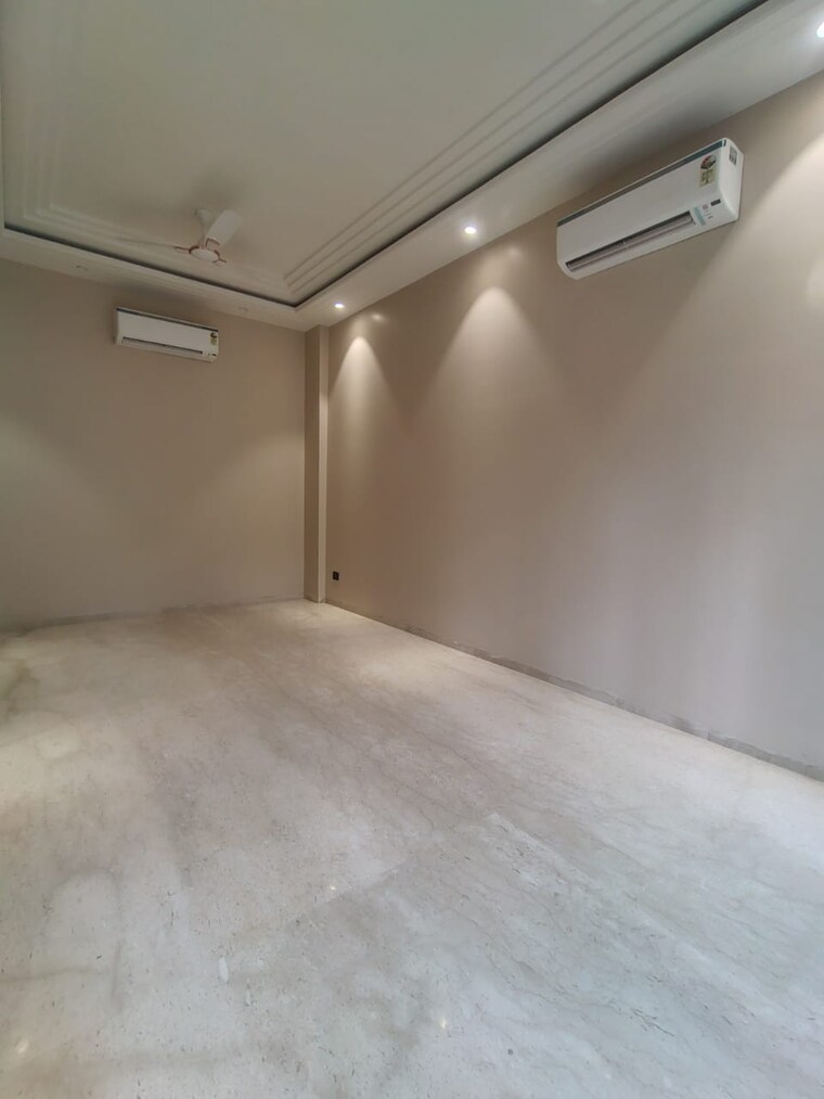 Room, chittaranjan park 3 Bedroom 1600 Sq.Ft. Builder Floor In Chittaranjan Park Delhi 9663532