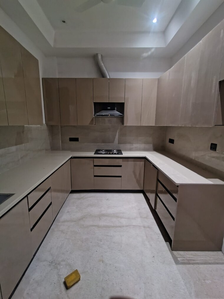 Kitchen, chittaranjan park 3 Bedroom 1600 Sq.Ft. Builder Floor In Chittaranjan Park Delhi 9663532