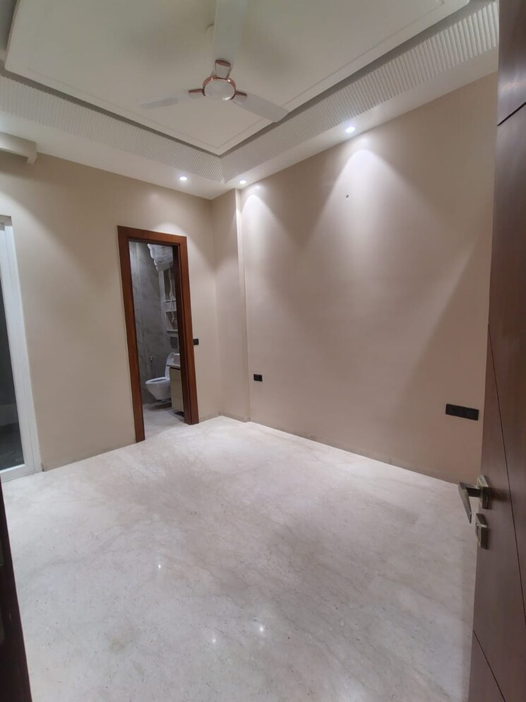 Room, chittaranjan park 3 Bedroom 1600 Sq.Ft. Builder Floor In Chittaranjan Park Delhi 9663532