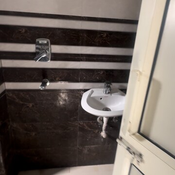 Furnished Amenities in 1 RK Apartment at Spaze Privy, Sector 72 – for Rent