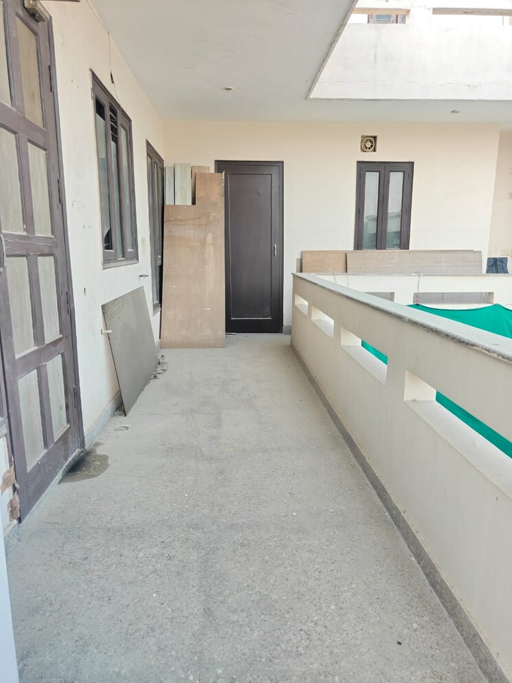 Balcony, sector 15a 3 Bedroom 2250 Sq.Ft. Builder Floor In Sector 15a Faridabad 9663508