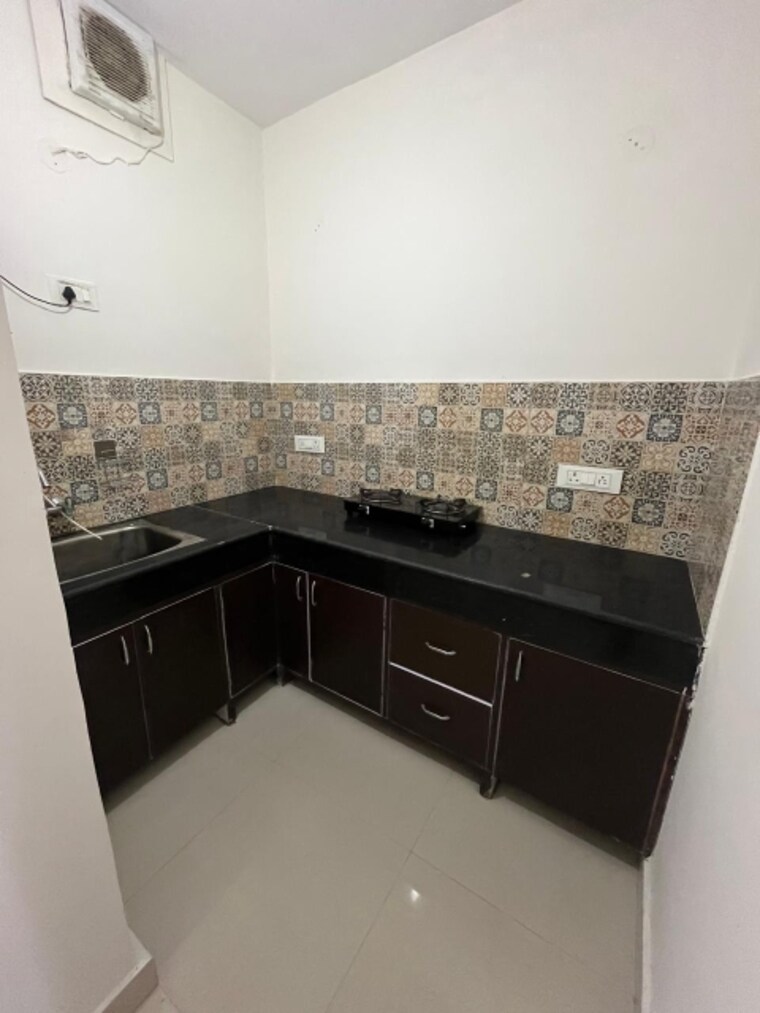 Kitchen, sushant-vyapaar-kendra Studio 400 Sq.Ft. Builder Floor In Sector 43 Gurgaon 9663526