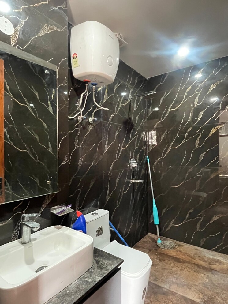 Master Bedroom, sushant-vyapaar-kendra Studio 400 Sq.Ft. Builder Floor In Sector 43 Gurgaon 9663526