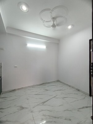 Room in 1 BHK Builder Floor at Saket – for Rent
