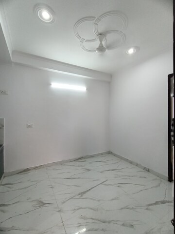 Room in 1 BHK Builder Floor at Saket – for Rent