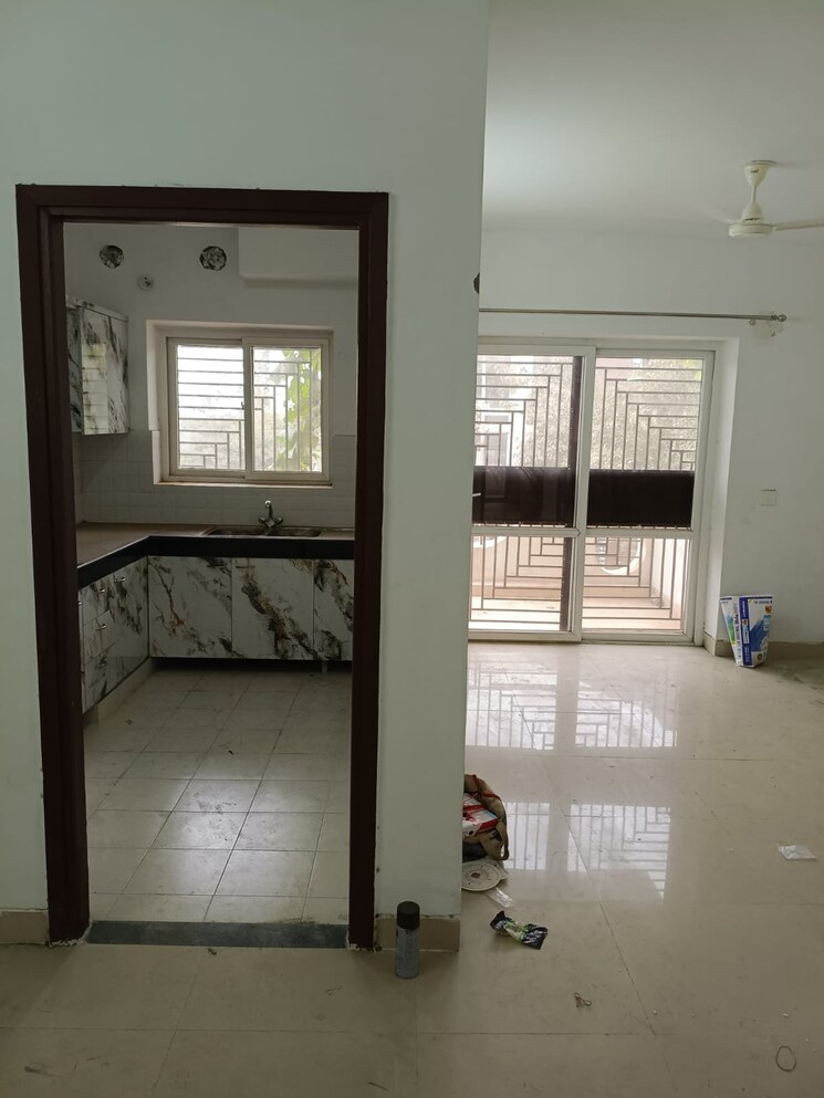 Room, bptp-park-81 2 Bedroom 1250 Sq.Ft. Apartment In Sector 81 Faridabad 9663545