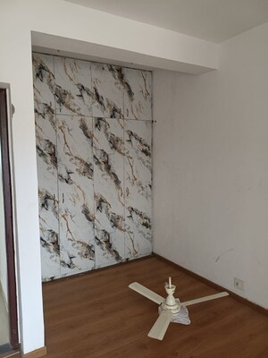 Room in 2 BHK Apartment at BPTP Park 81, Sector 81 – for Rent