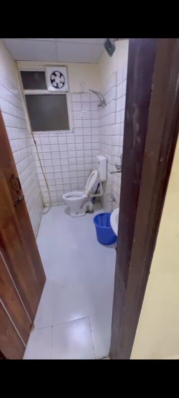 Bathroom in 2.5 BHK Apartment at RWA Apartments Sector 53, Sector 53 – for Rent