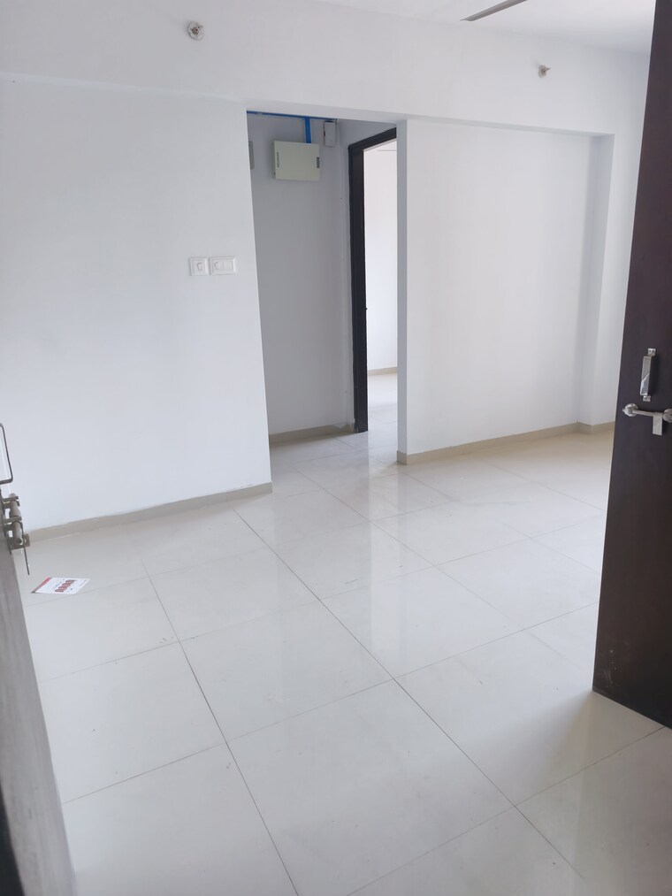 Room, highland-pearl 1 Bedroom 450 Sq.Ft. Apartment In Thane West Thane 9663632