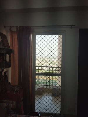 Room in 2 BHK Apartment at Ajnara Le Garden, Sector 16b Greater Noida – for Sale