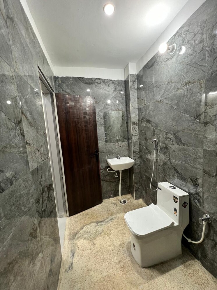 Bathroom, ifs-apartment 1 RK 361 Sq.Ft. Builder Floor In Sector 56 Gurgaon 9663708