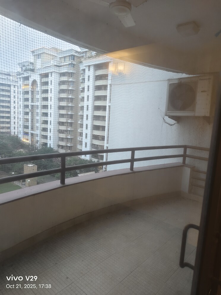 Kitchen, vipul-belmonte 5 Bedroom 3925 Sq.Ft. Apartment In Sector 53 Gurgaon 9663721