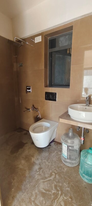 Bathroom in 1 BHK Apartment at Goghari Mansion CHS, Santacruz West – for Rent