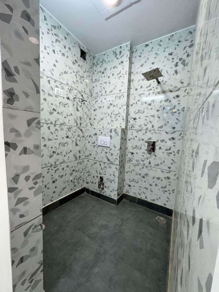 Bathroom, nawada 3 Bedroom 95 Sq.Yd. Builder Floor In Nawada Delhi 9663753