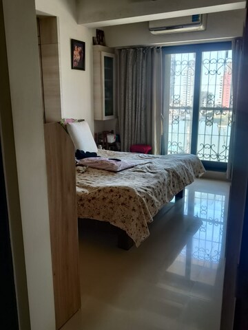 Bedroom in 5 BHK Apartment at Matunga – for Sale