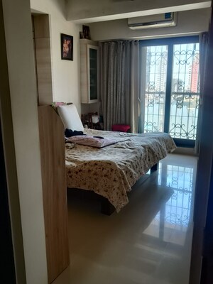 Bedroom in 5 BHK Apartment at Matunga – for Sale