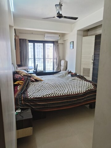 Bedroom in 5 BHK Apartment at Matunga – for Sale