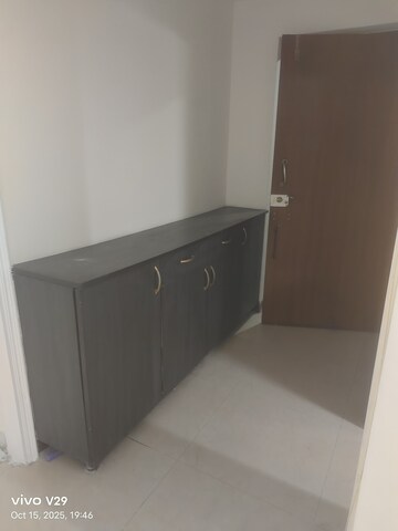 Room in 2.5 BHK Apartment at Ansal Sushant Estate, Sector 52 – for Rent