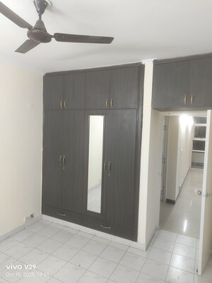 2.5 BHK Apartment For Rent in Ansal Sushant Estate, Sector 52