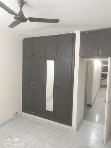 2.5 BHK Apartment For Rent in Ansal Sushant Estate, Sector 52