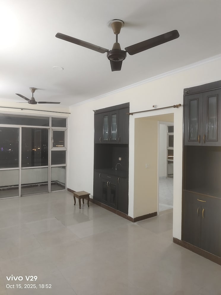 Room, ansal-sushant-estate 2.5 Bedroom 1300 Sq.Ft. Apartment In Sector 52 Gurgaon 9663808