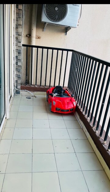 Balcony in 4 BHK Apartment at Gaur Yamuna City 16th Park View, Gaur Yamuna City – for Sale