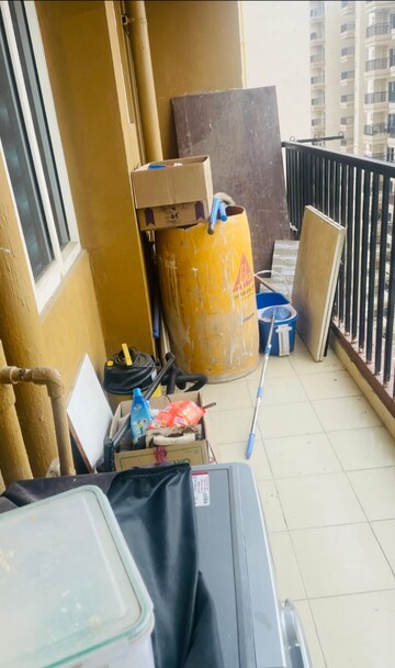 Living Room in 4 BHK Apartment at Gaur Yamuna City 16th Park View, Gaur Yamuna City – for Sale