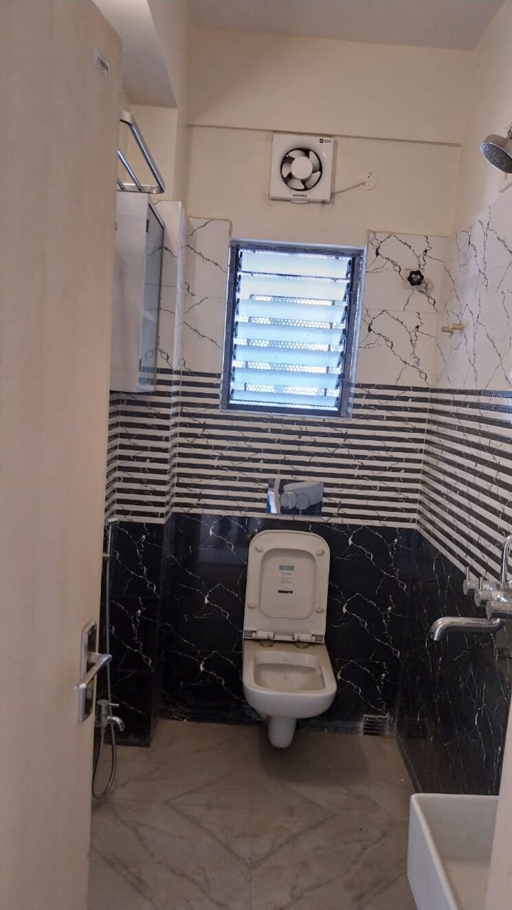 Attached Bathroom, kalighat 3 Bedroom 1550 Sq.Ft. Apartment In Kalighat Kolkata 9663777