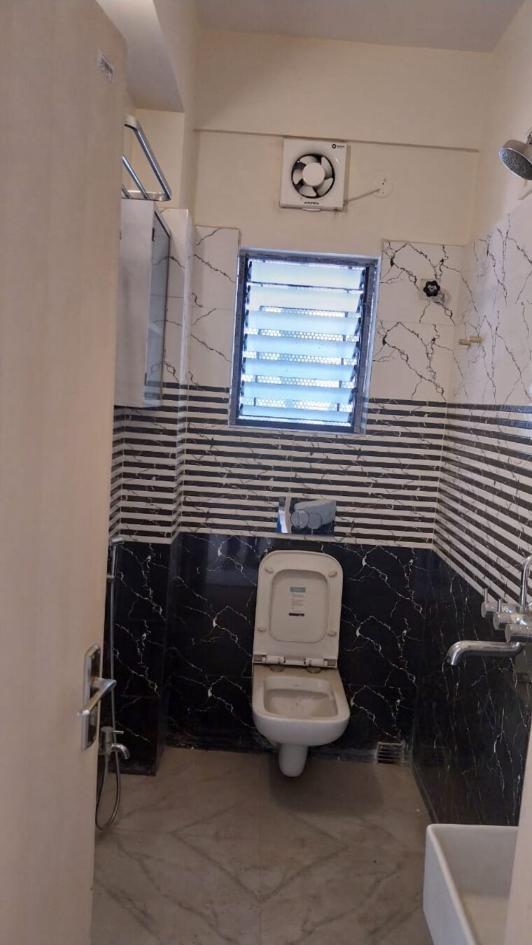Attached Bathroom, kalighat 3 Bedroom 1550 Sq.Ft. Apartment In Kalighat Kolkata 9663777