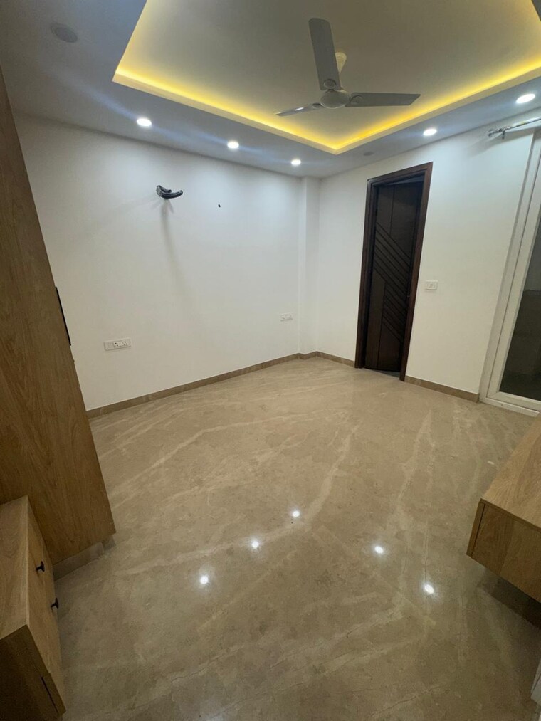 Room, janakpuri 3 Bedroom 1350 Sq.Ft. Builder Floor In Janakpuri Delhi 9663817