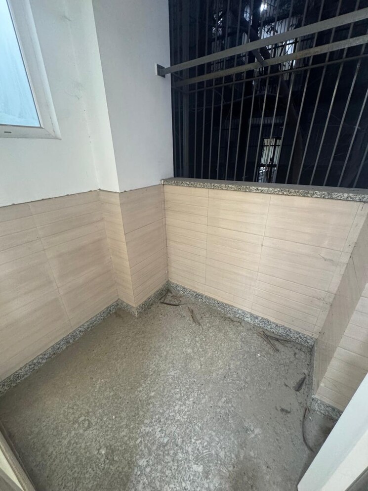 Balcony, janakpuri 3 Bedroom 1350 Sq.Ft. Builder Floor In Janakpuri Delhi 9663817