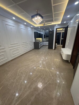 Room in 3 BHK Builder Floor at Janakpuri – for Sale