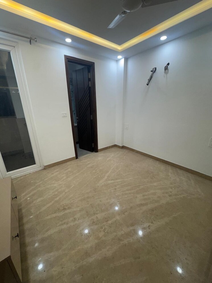 Room, janakpuri 3 Bedroom 1350 Sq.Ft. Builder Floor In Janakpuri Delhi 9663817