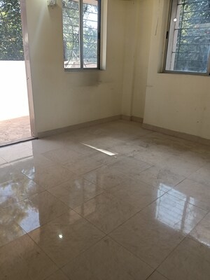 Room in 1 BHK Apartment at Spring Glory Co-Operative Society, Kharadi – for Rent