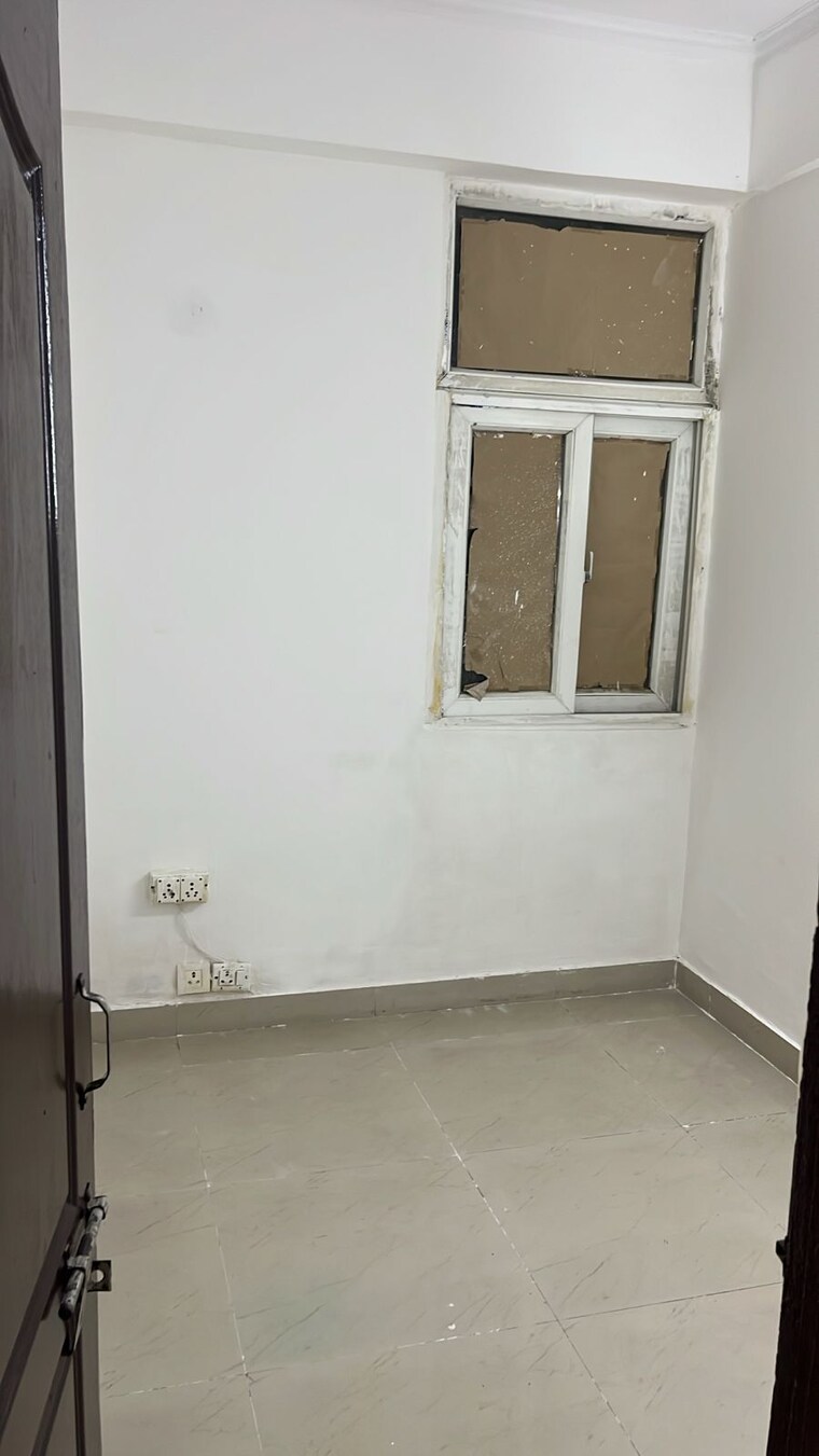 Room, amrapali-zodiac 3 Bedroom 1550 Sq.Ft. Apartment In Sector 120 Noida 9663811