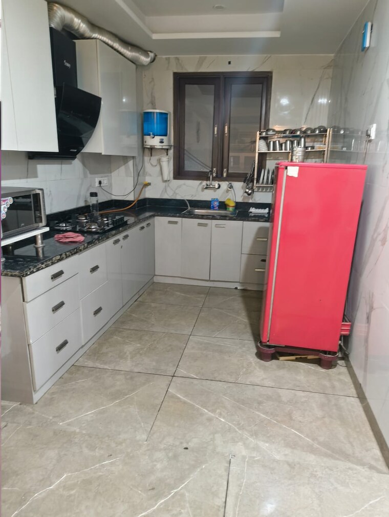 Kitchen, janakpuri 3 Bedroom 1000 Sq.Ft. Builder Floor In Janakpuri Delhi 9663857